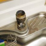 キッチン水栓が固くて外せない？蛇口交換は固着に要注意